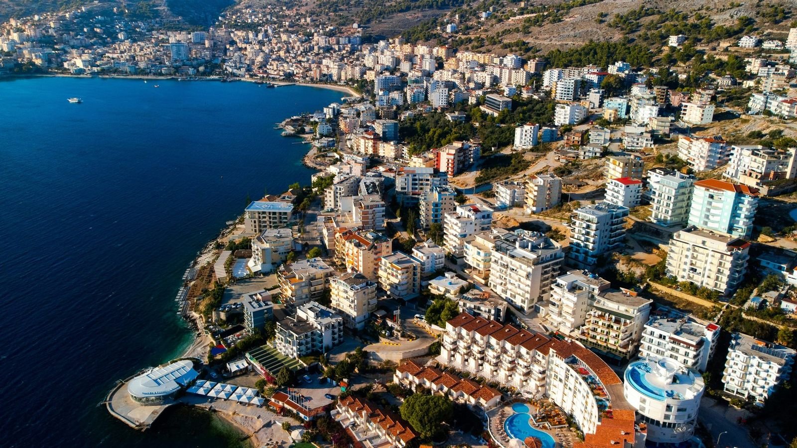 Private transfer from Tirana Airport to Sarandë